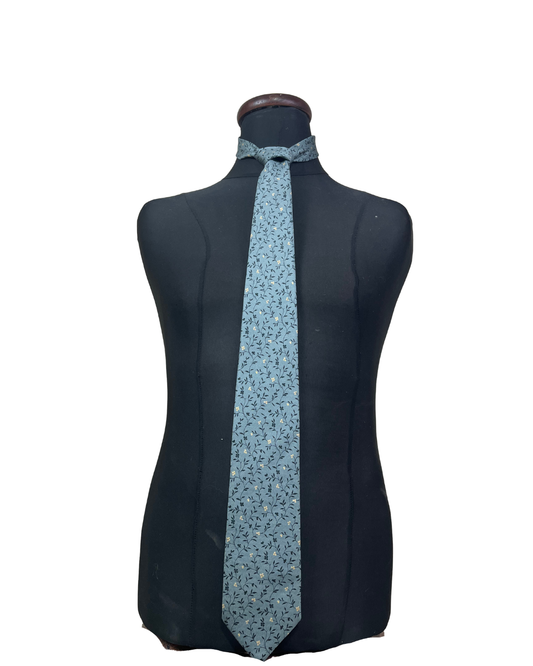 Classic Blue Patterned Necktie – 9 cm