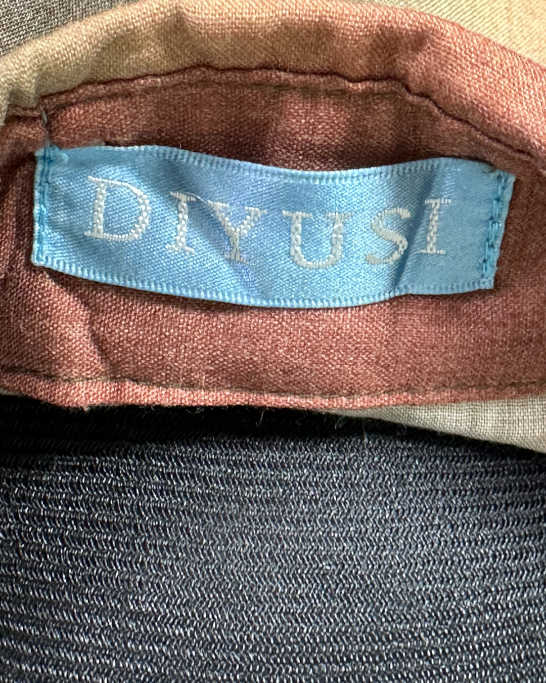 DIYUSI Women's Fitted Shirt with Back Embroidery