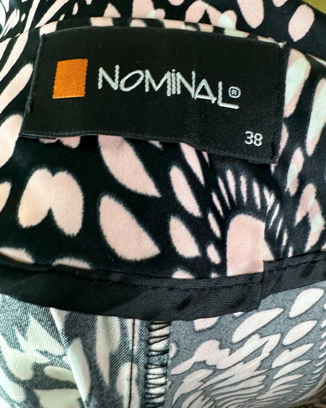 Nominal One-Button Fitted Blouse