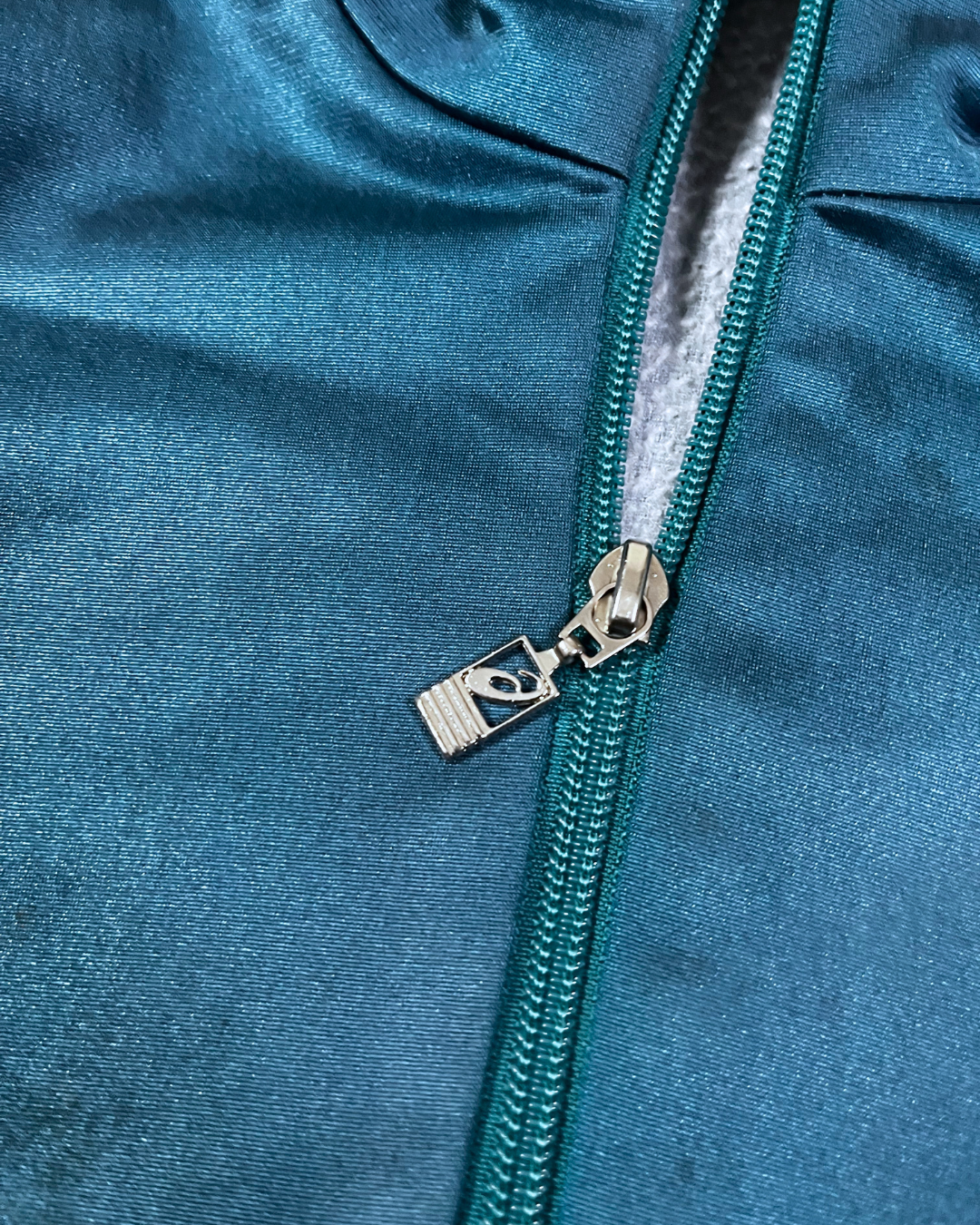 Vintage Asics Windbreaker - Medium