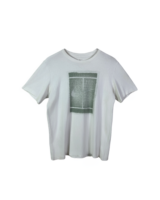 The Nike Tee T-Shirt Medium