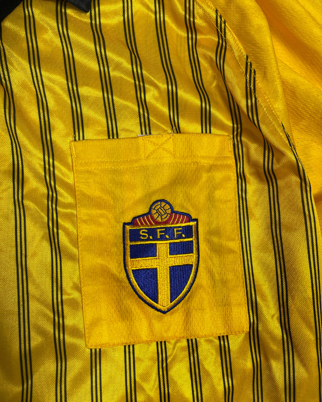 Deadstock Mens 1999-00 Sweden FA adidas Referee Shirt - Large