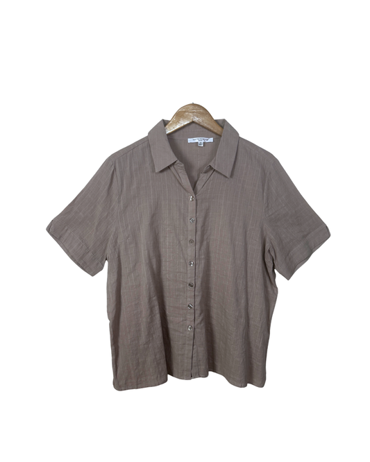 White Feather Women's Shirt - XL/ 2XL