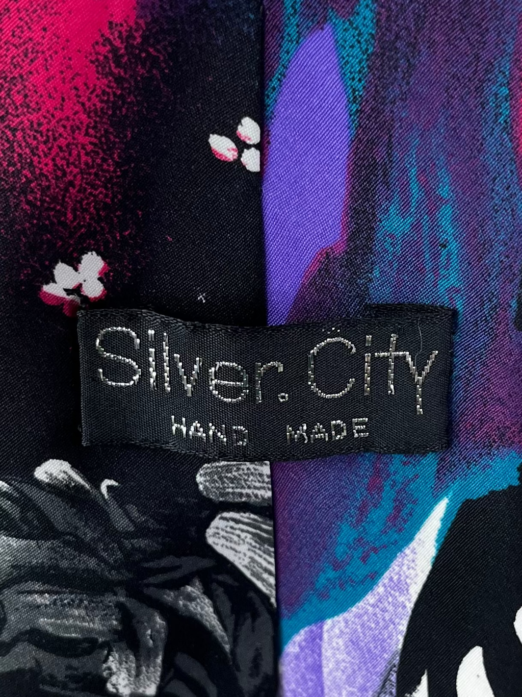 Silver City Graffiti-Style Necktie 9 cm