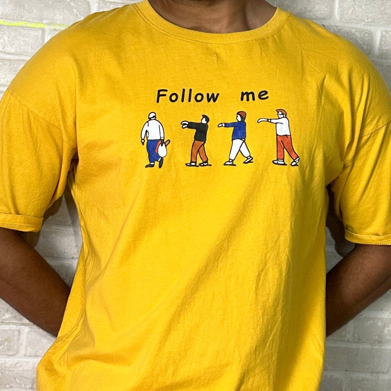 Follow me Graphic Tee Medium