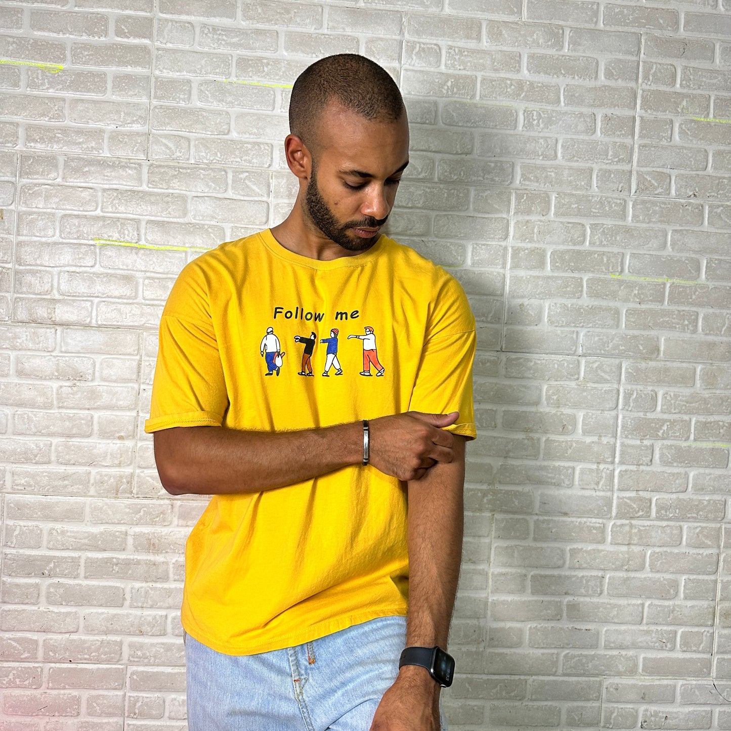 Follow me Graphic Tee Medium