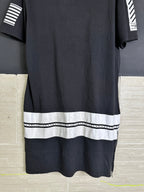 Alcott Graphic Longline T-shirt Medium - Funkify