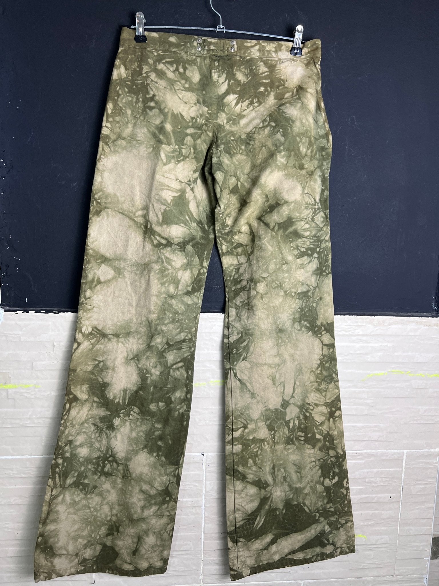 Esisto Olive Camo Women's Jeans M/ L - Funkify