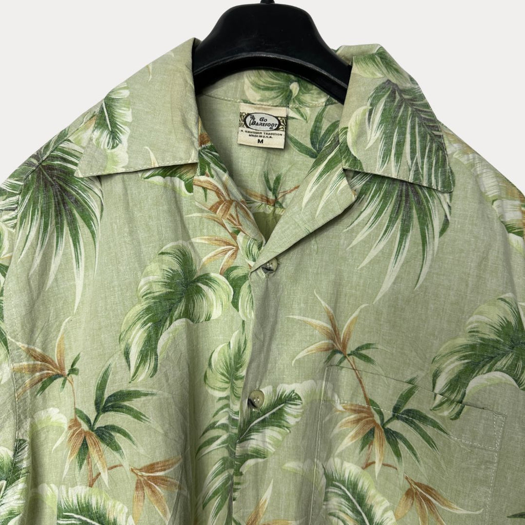 Go Barefoot Hawaiian Shirt Medium - Funkify