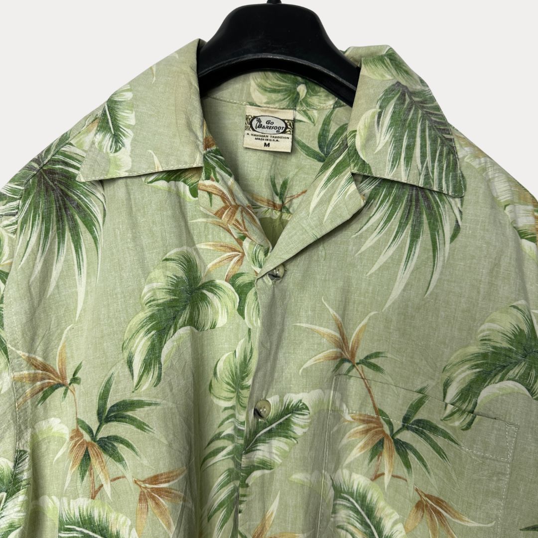 Go Barefoot Hawaiian Shirt Medium - Funkify