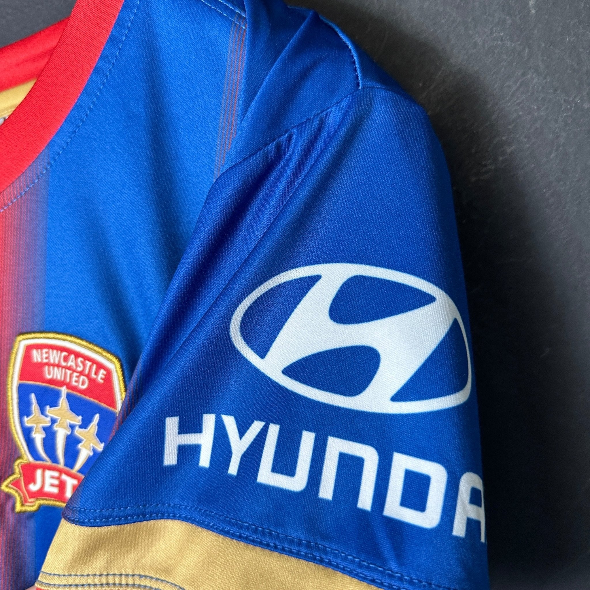 Hyundai A-League NewCastle United Jets Football Jersey Large - Funkify