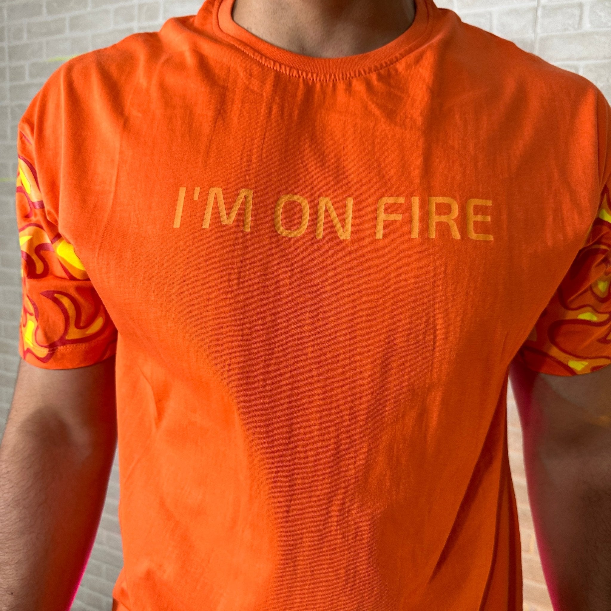 I'M ON FIRE T-shirt - Funkify