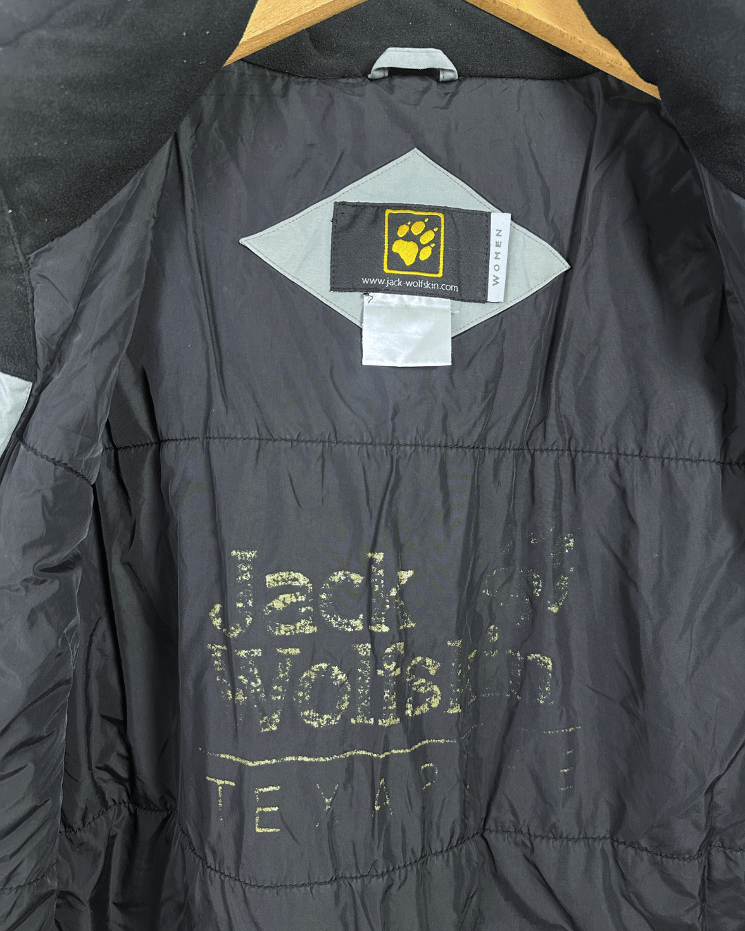 Jack Wolfskin Women's Jacket w/ Detachable Hood - Funkify