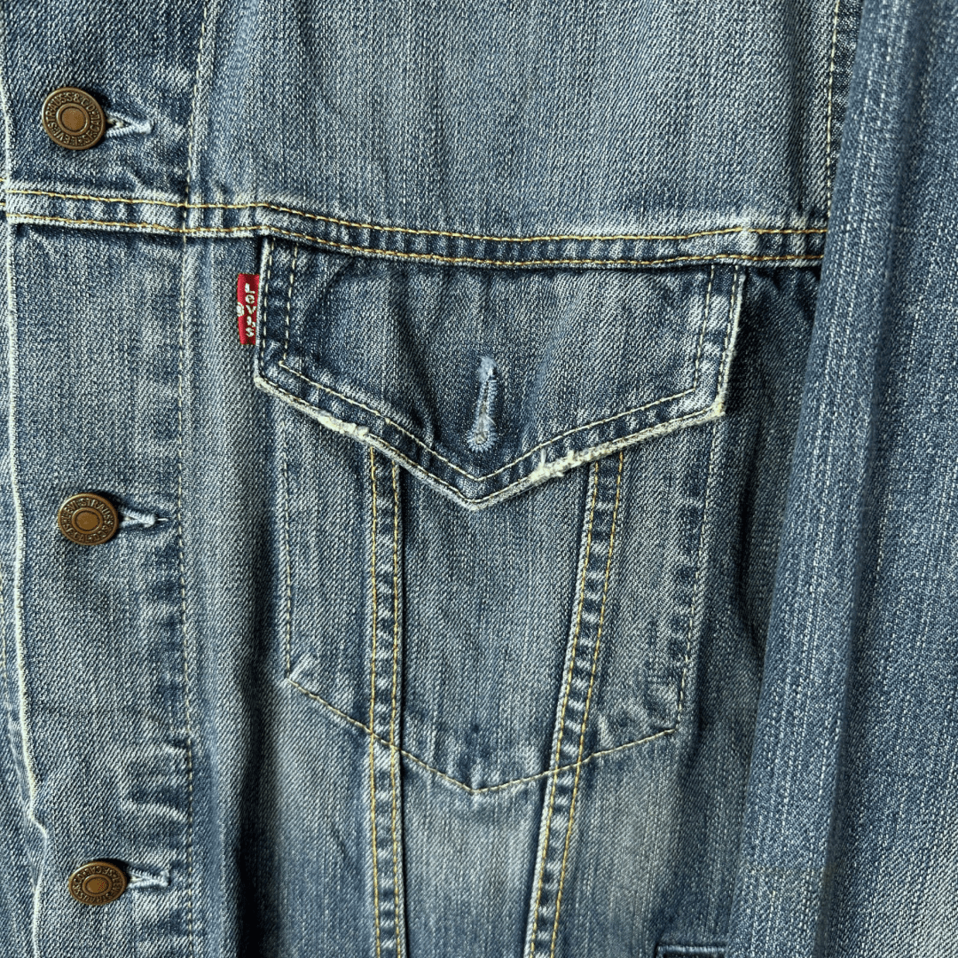 Levi’s Denim Jacket Large - Funkify