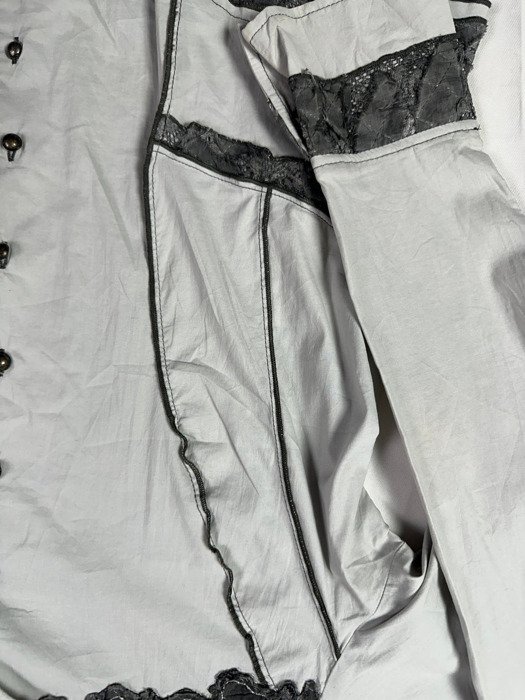 Lewinger Fitted Shirt with Lace Detail Size 42 - Funkify