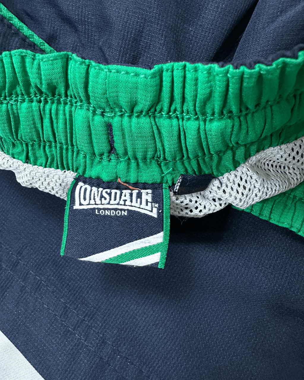 Lonsdale Shorts Medium - Funkify