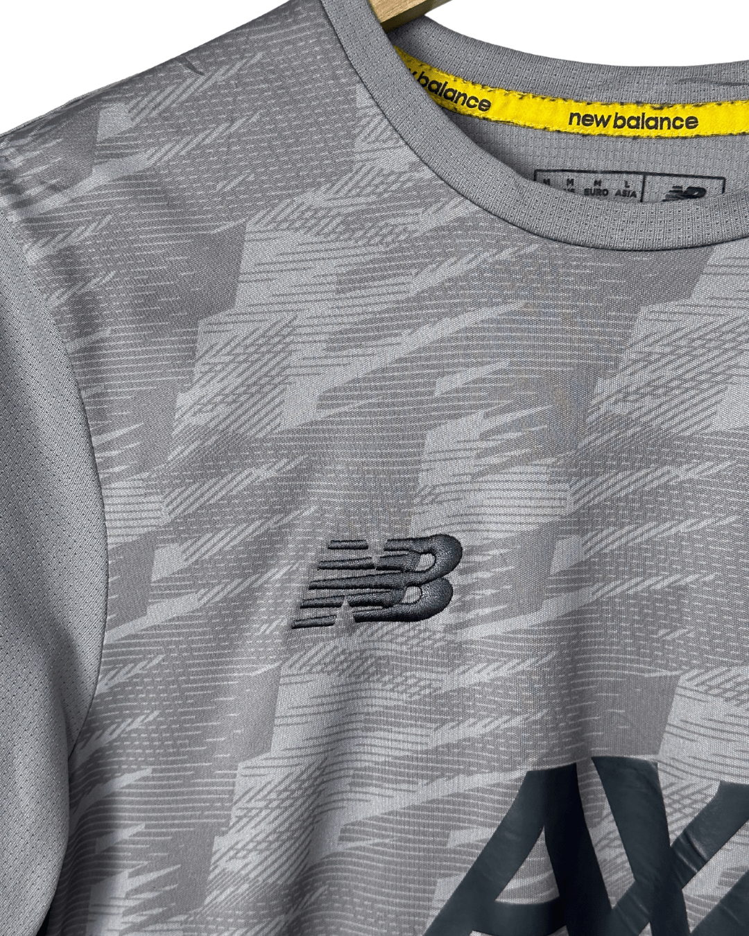 New Balance L.F.C. T-shirt Jersey Medium - Funkify
