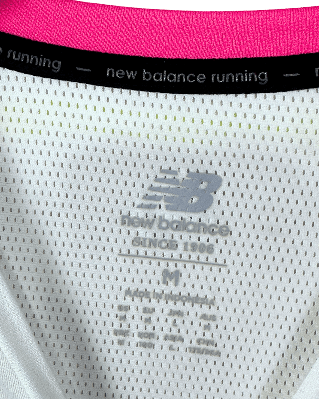 New Balance T-Shirt Medium - Funkify