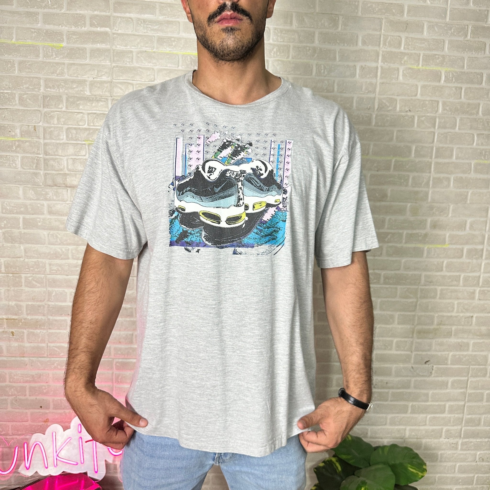 Nike Graphic Tee 2XL - Funkify