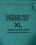 Peanuts Christmas Themed Graphic T-shirt XL - Funkify