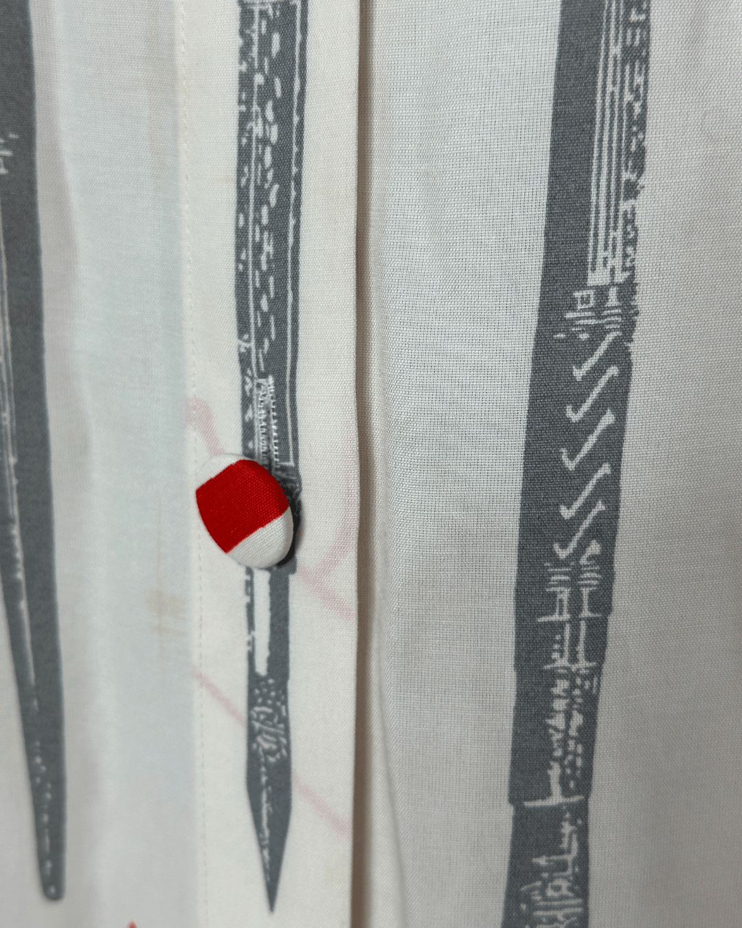 PierBe Paris Shirt Large - Funkify