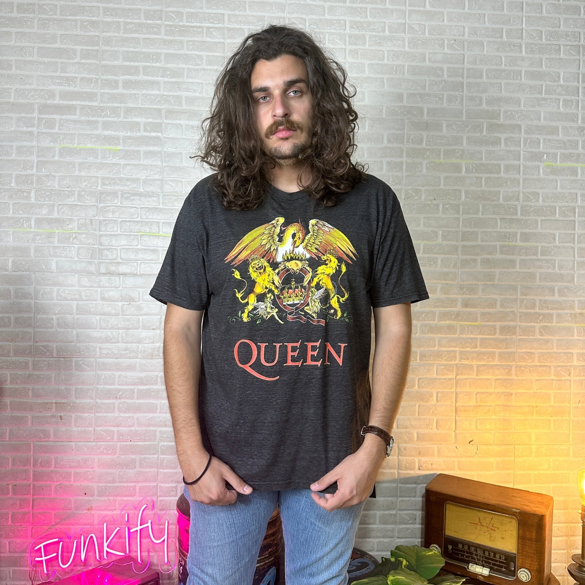 Queen Big Logo Grey T-shirt - Funkify