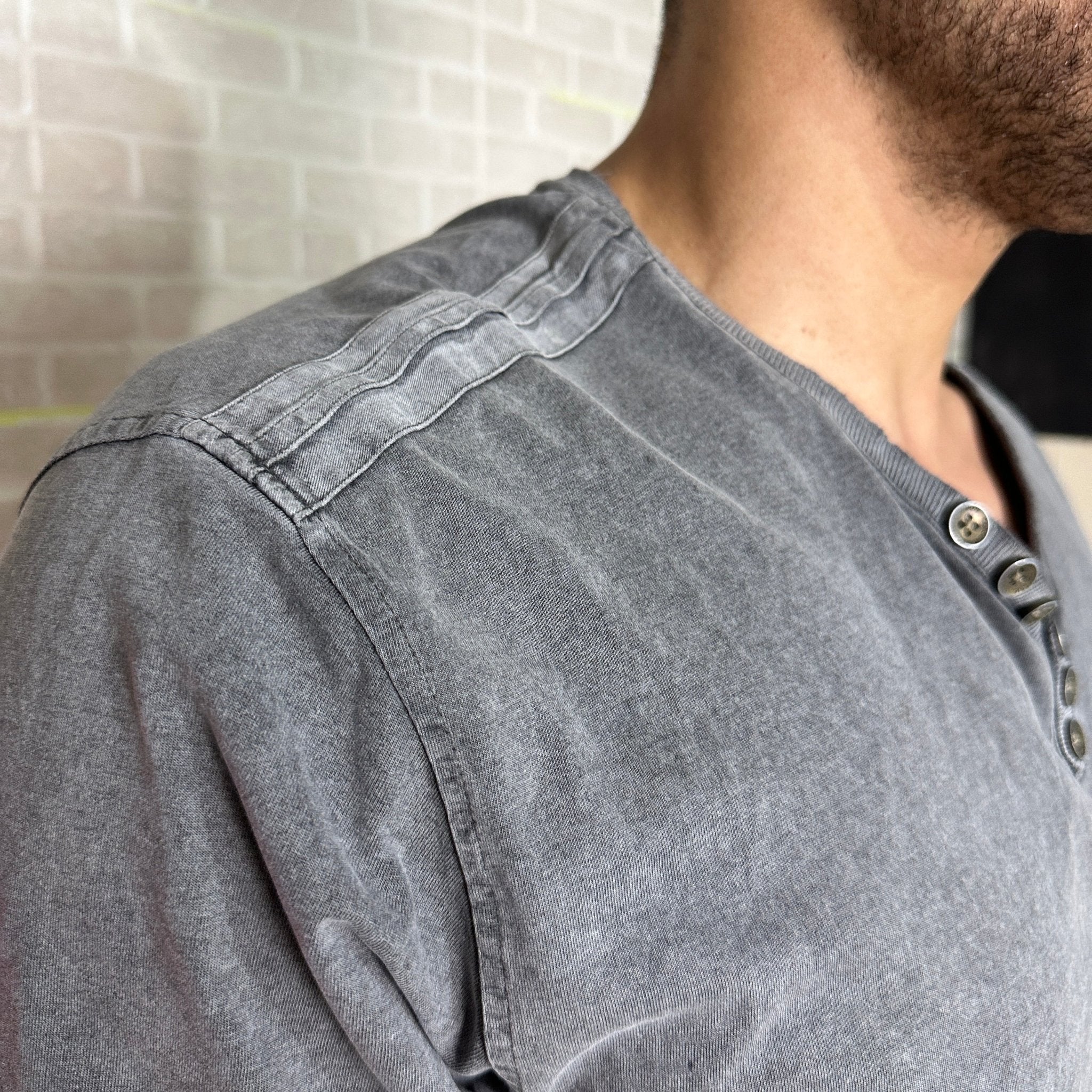 Red Jack V-neck quarter button tee 2XL - Funkify