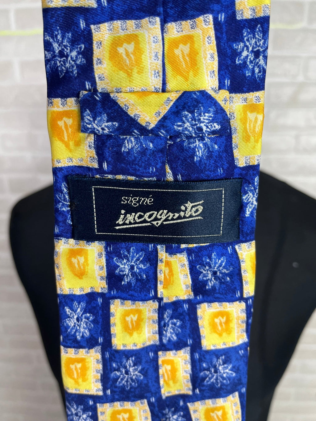 Signe Incognito Necktie - Funkify