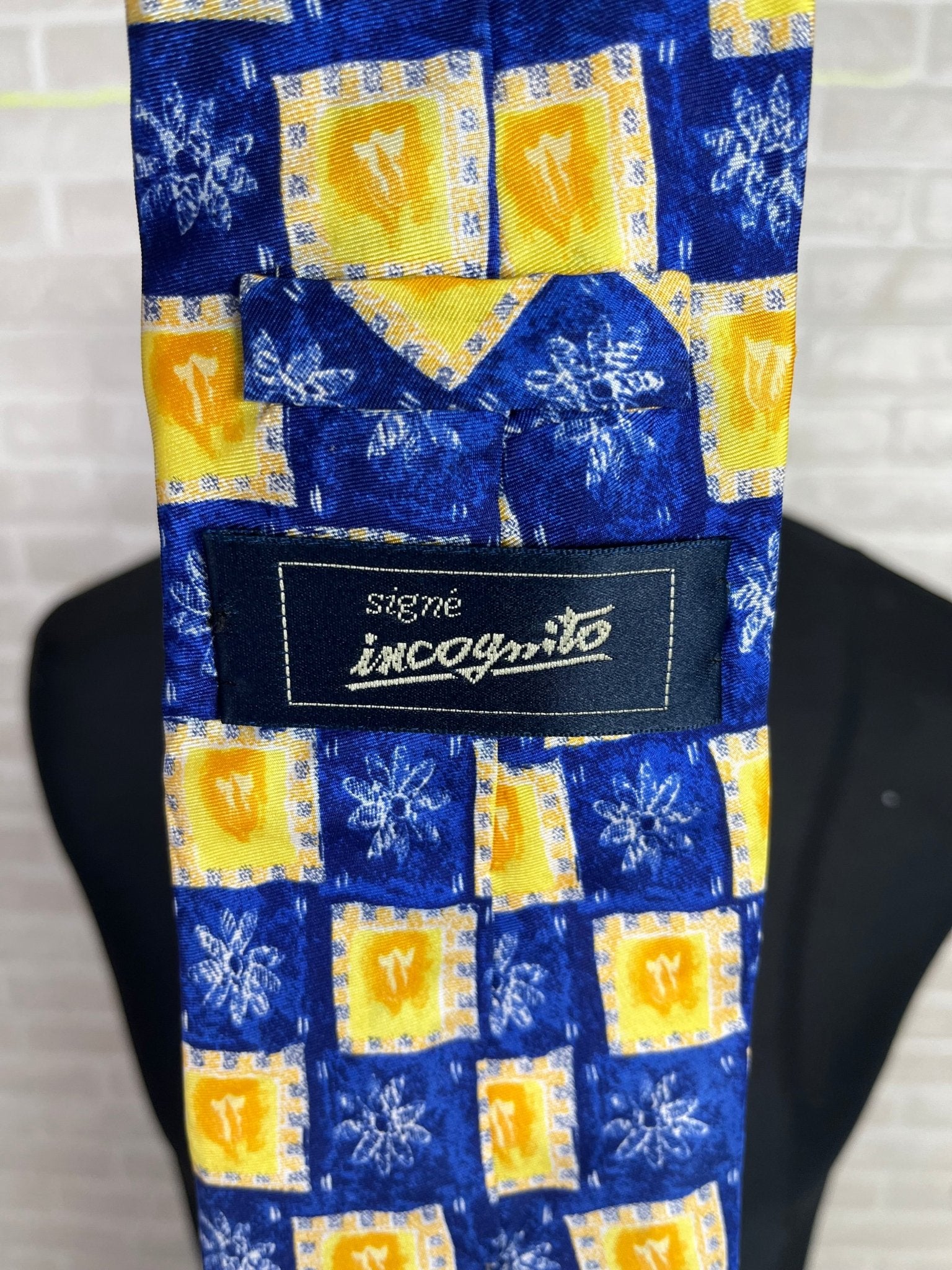 Signe Incognito Necktie - Funkify