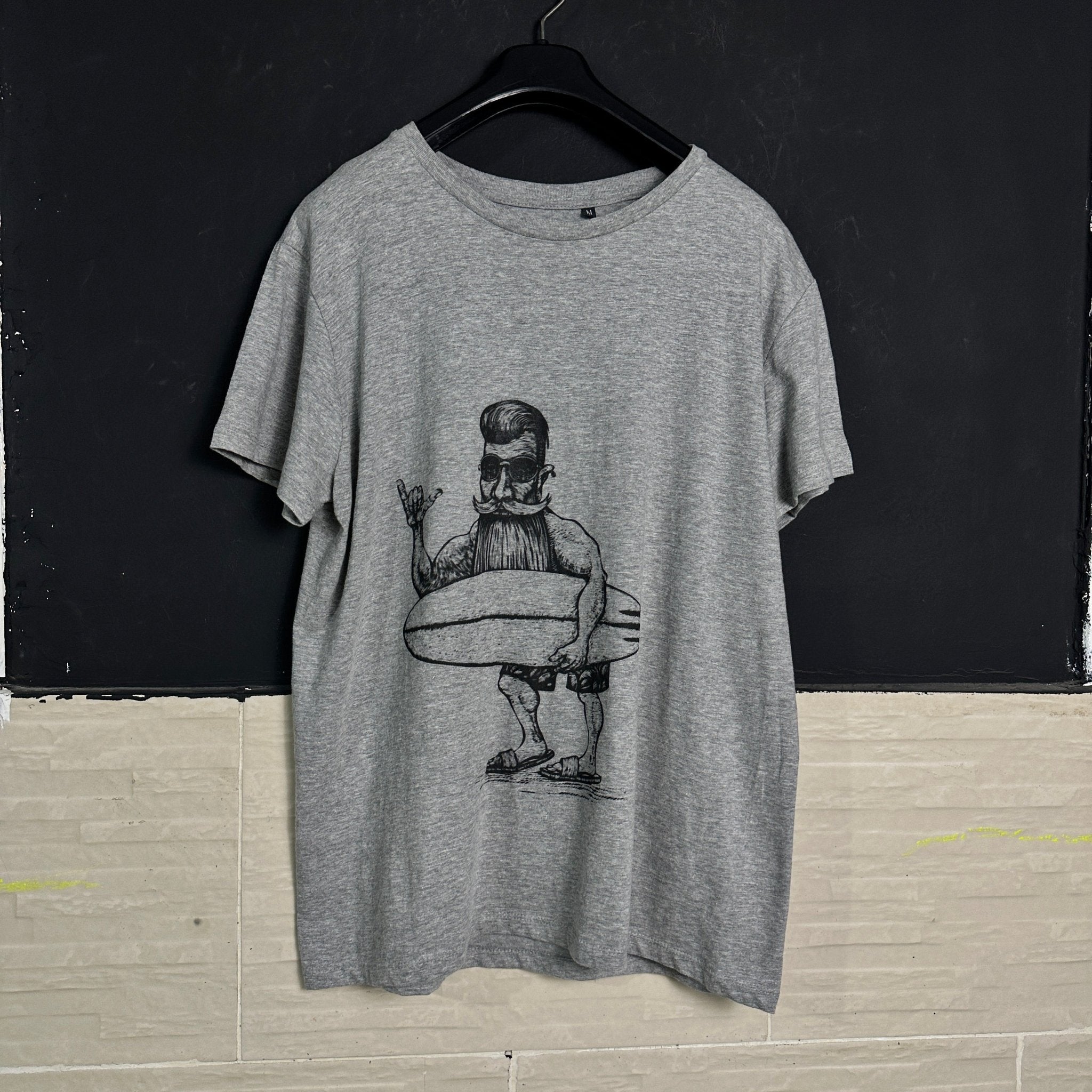 Surfing Graphic Tee Medium - Funkify