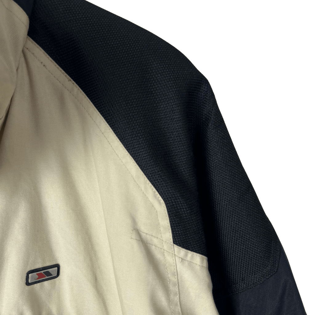 Trespass Jacket with Foldable Hood Large - Funkify