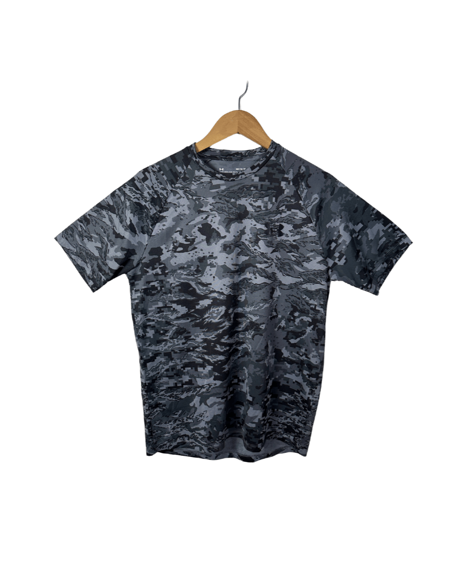 Under Armour T-Shirt Medium - Funkify