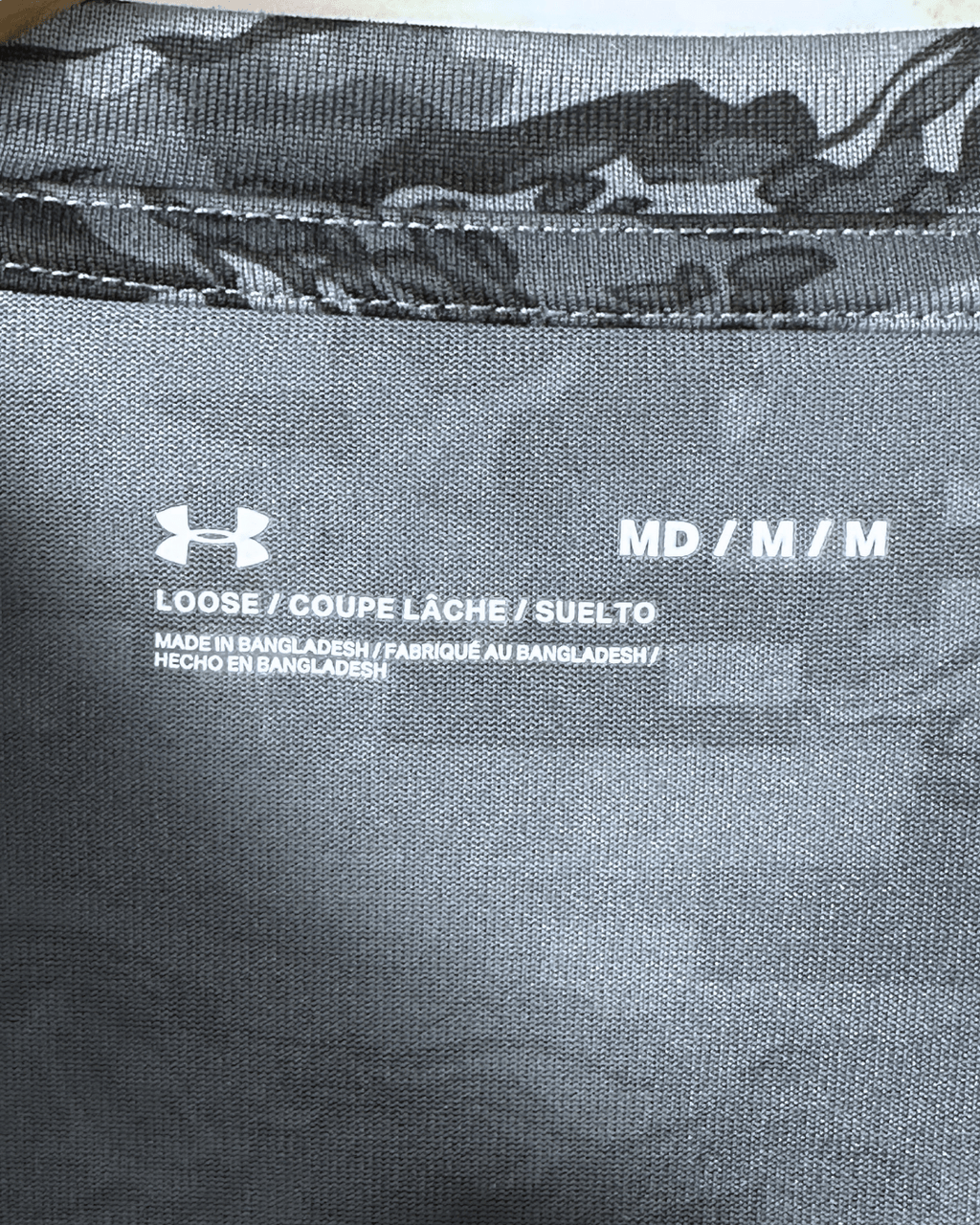 Under Armour T-Shirt Medium - Funkify