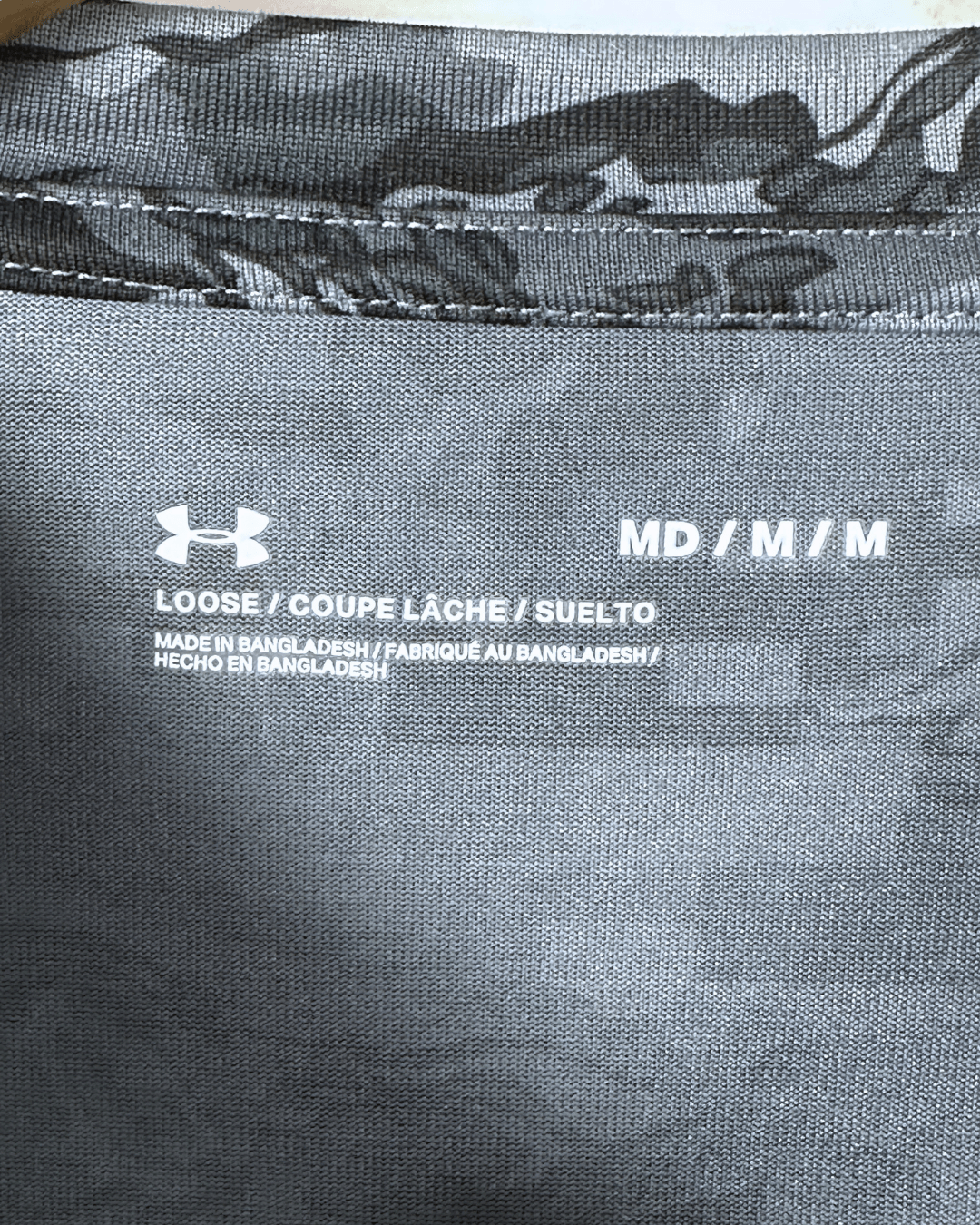 Under Armour T-Shirt Medium - Funkify