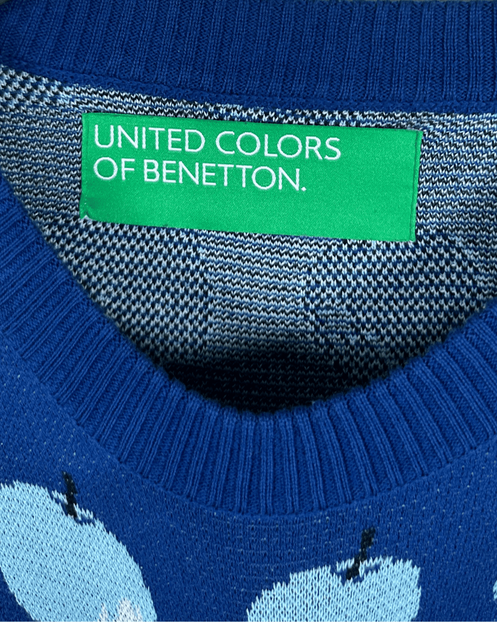 United Colors of Benetton Apple Sweater Medium - Funkify