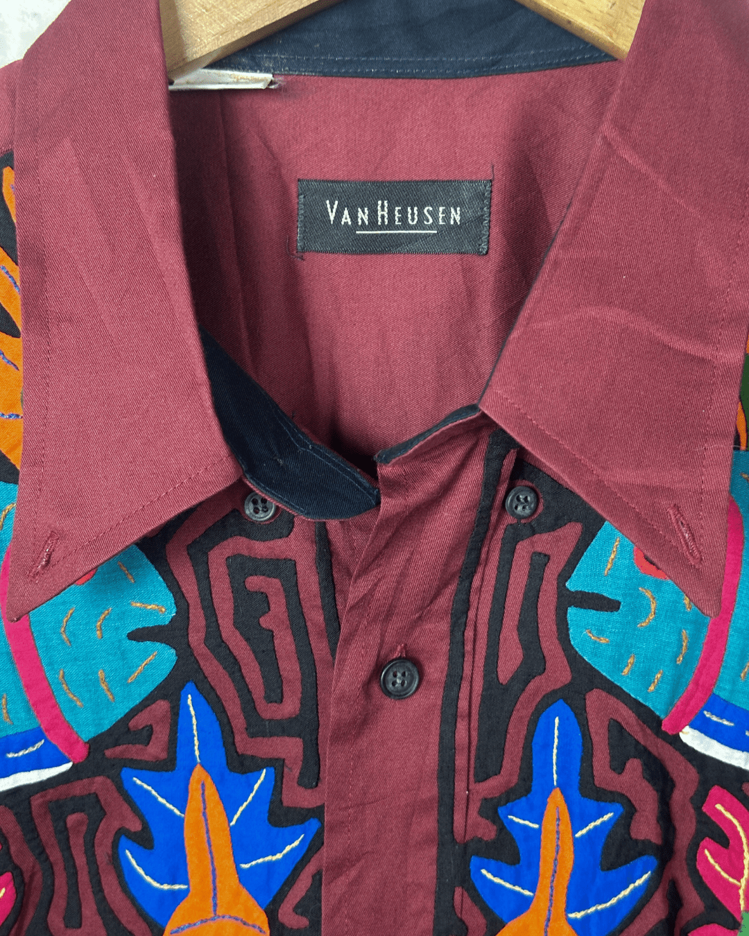 Van Heusen Embroidered Shirt XL - Funkify
