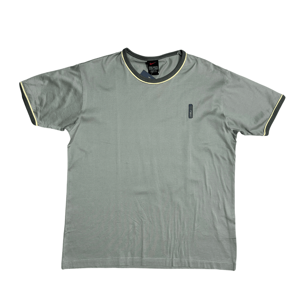 Vintage 90s Nike Women's Tee Medium - Funkify