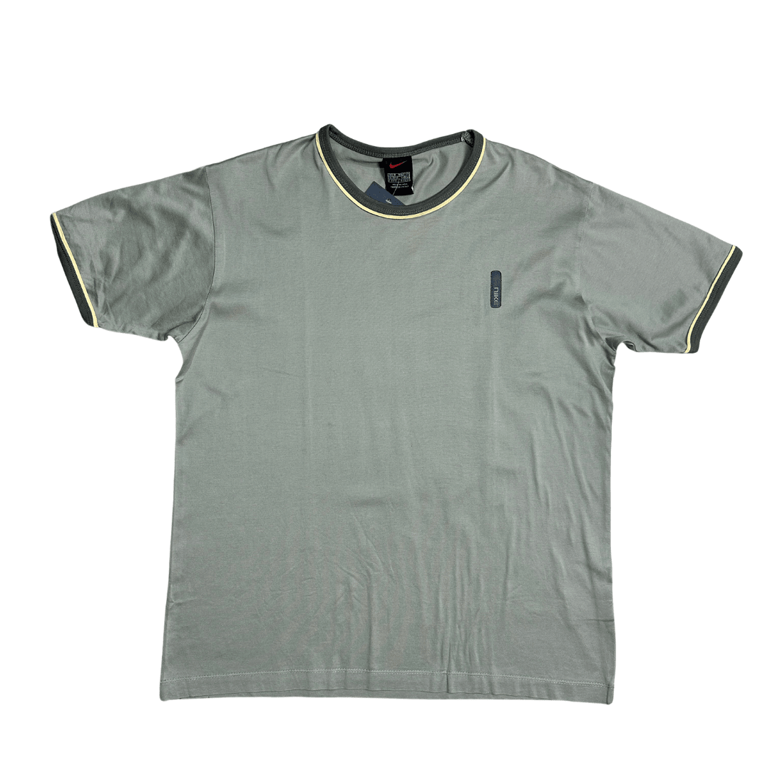 Vintage 90s Nike Women's Tee Medium - Funkify