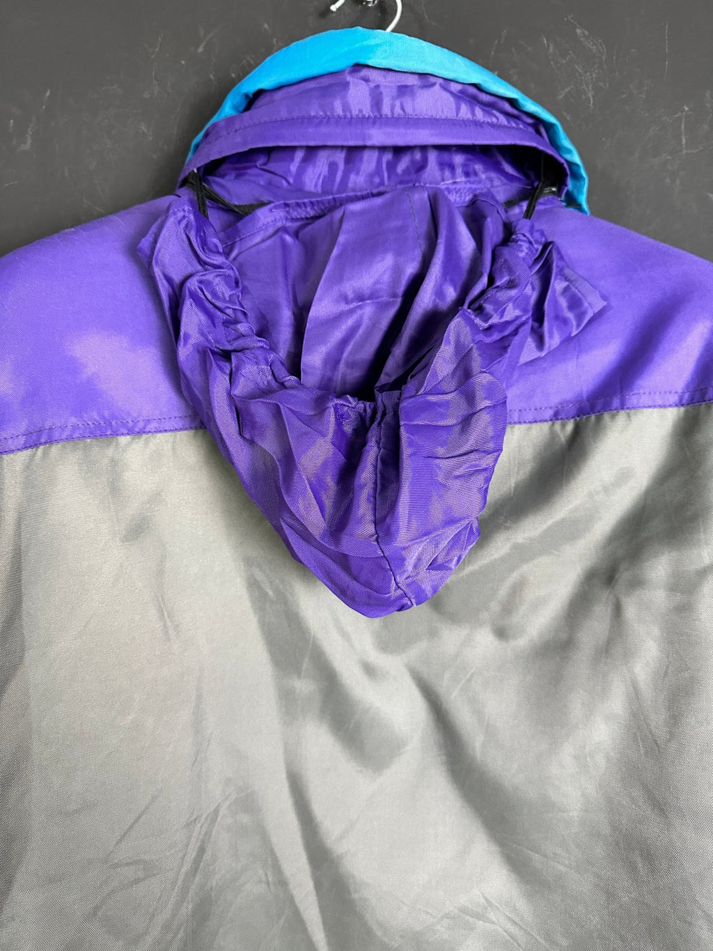 Vintage Ski Jacket with foldable hood - Funkify