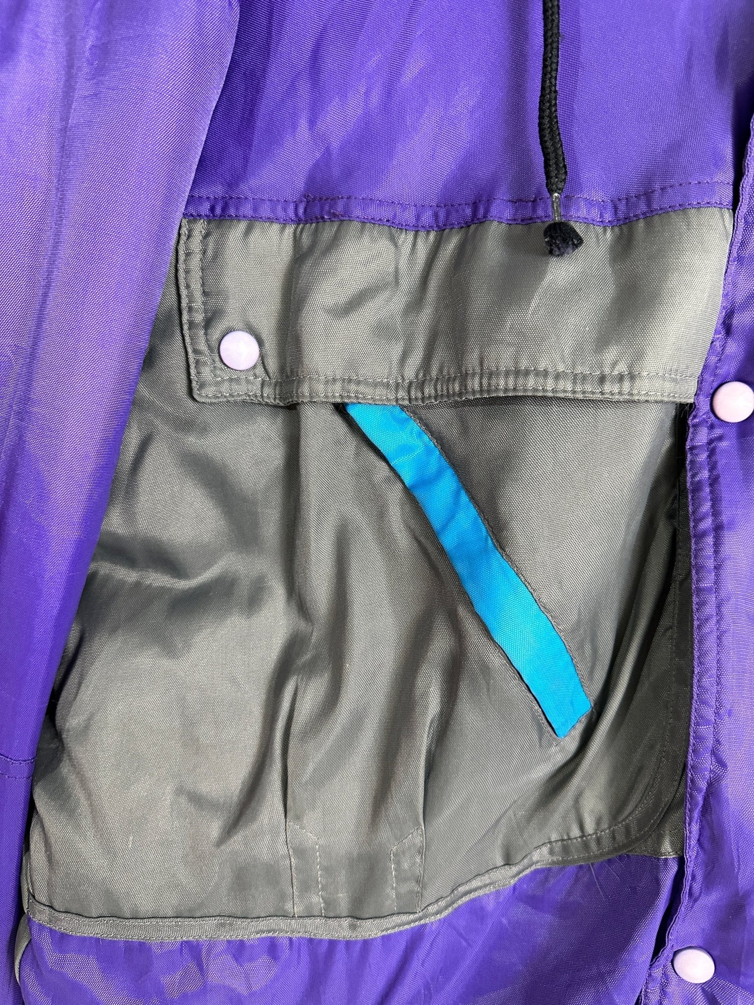 Vintage Ski Jacket with foldable hood - Funkify