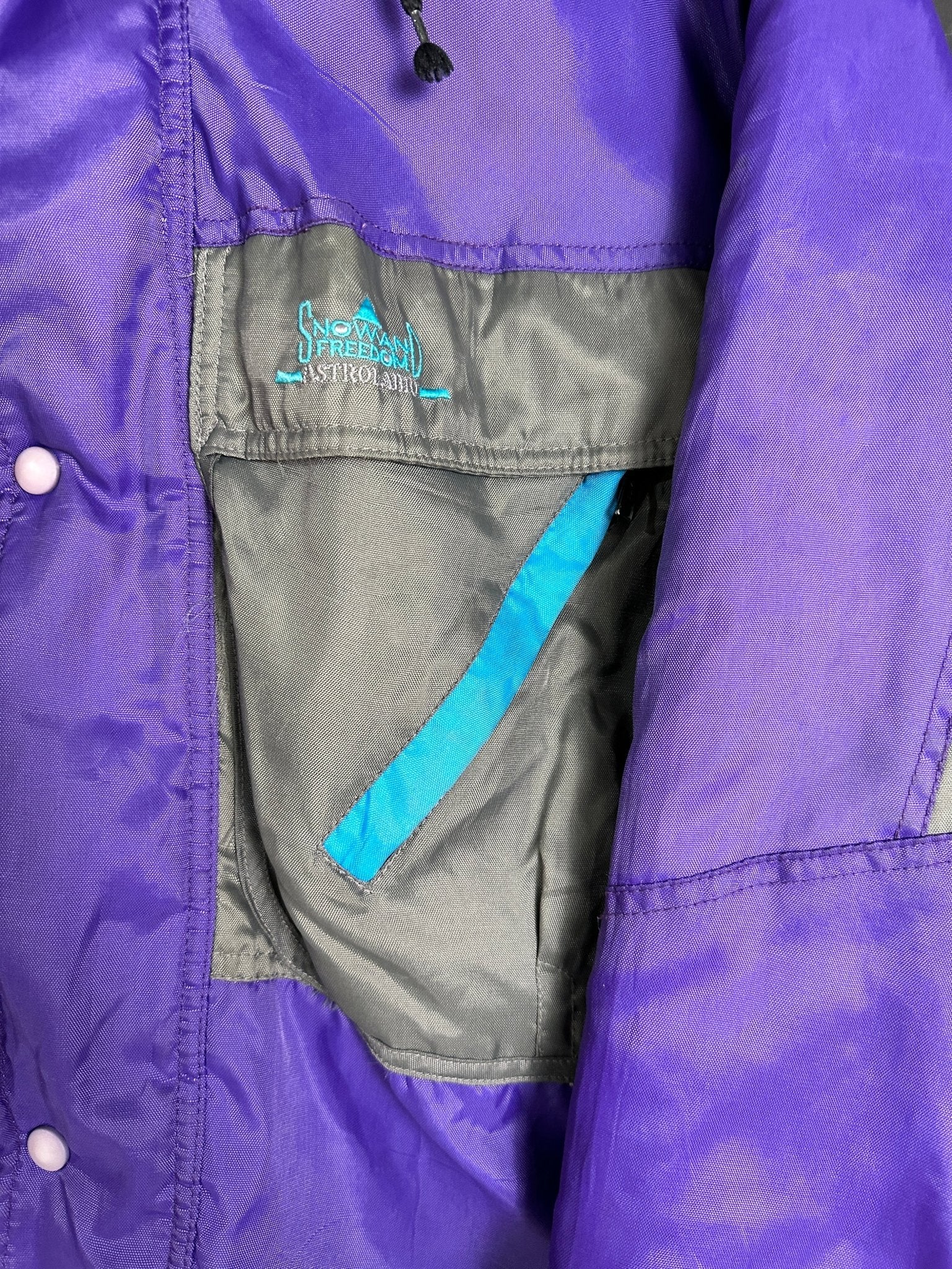 Vintage Ski Jacket with foldable hood - Funkify