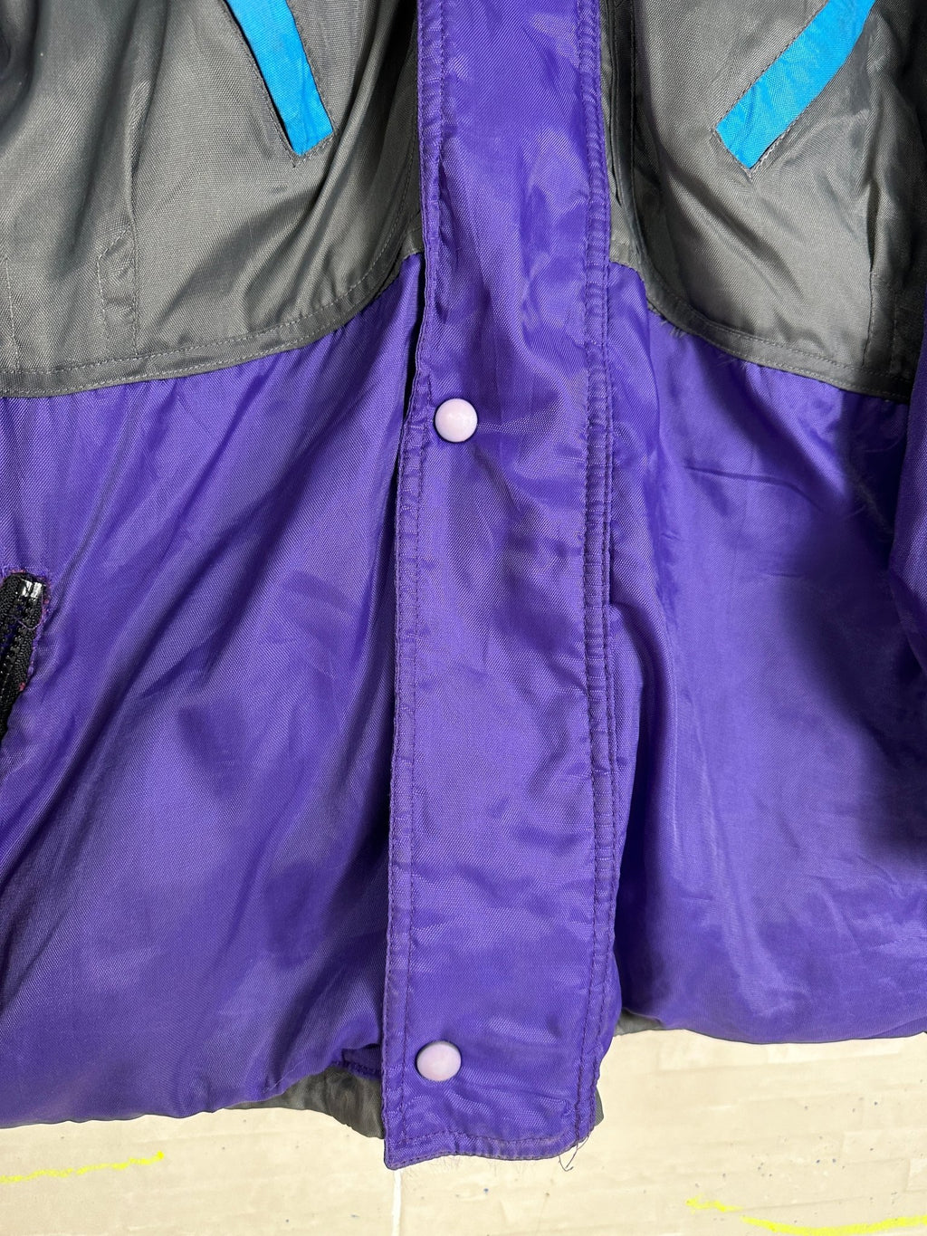 Vintage Ski Jacket with foldable hood - Funkify
