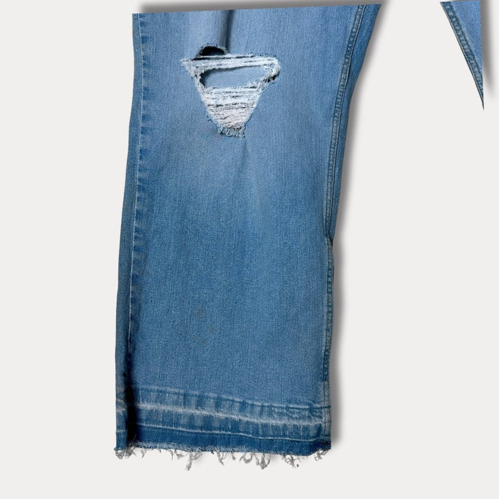 WOMEN'S Wrangler High Rise True Straight Leg Jeans - Funkify