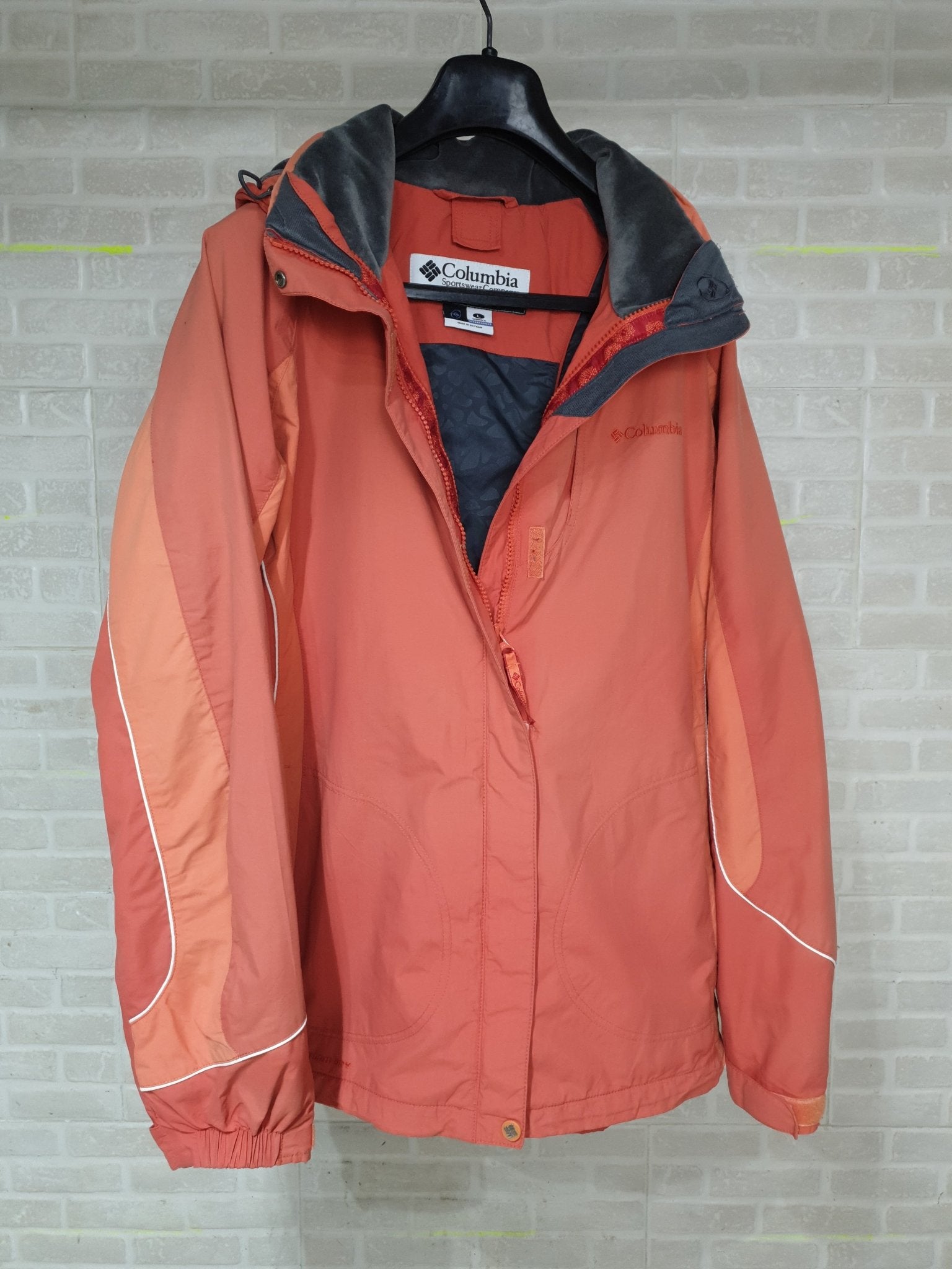 Columbia Peach Jacket with Detachable Hood - Funkify