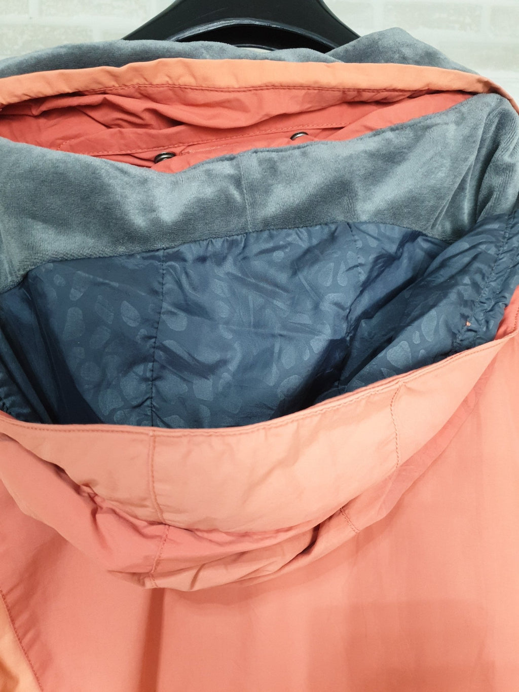 Columbia Peach Jacket with Detachable Hood - Funkify