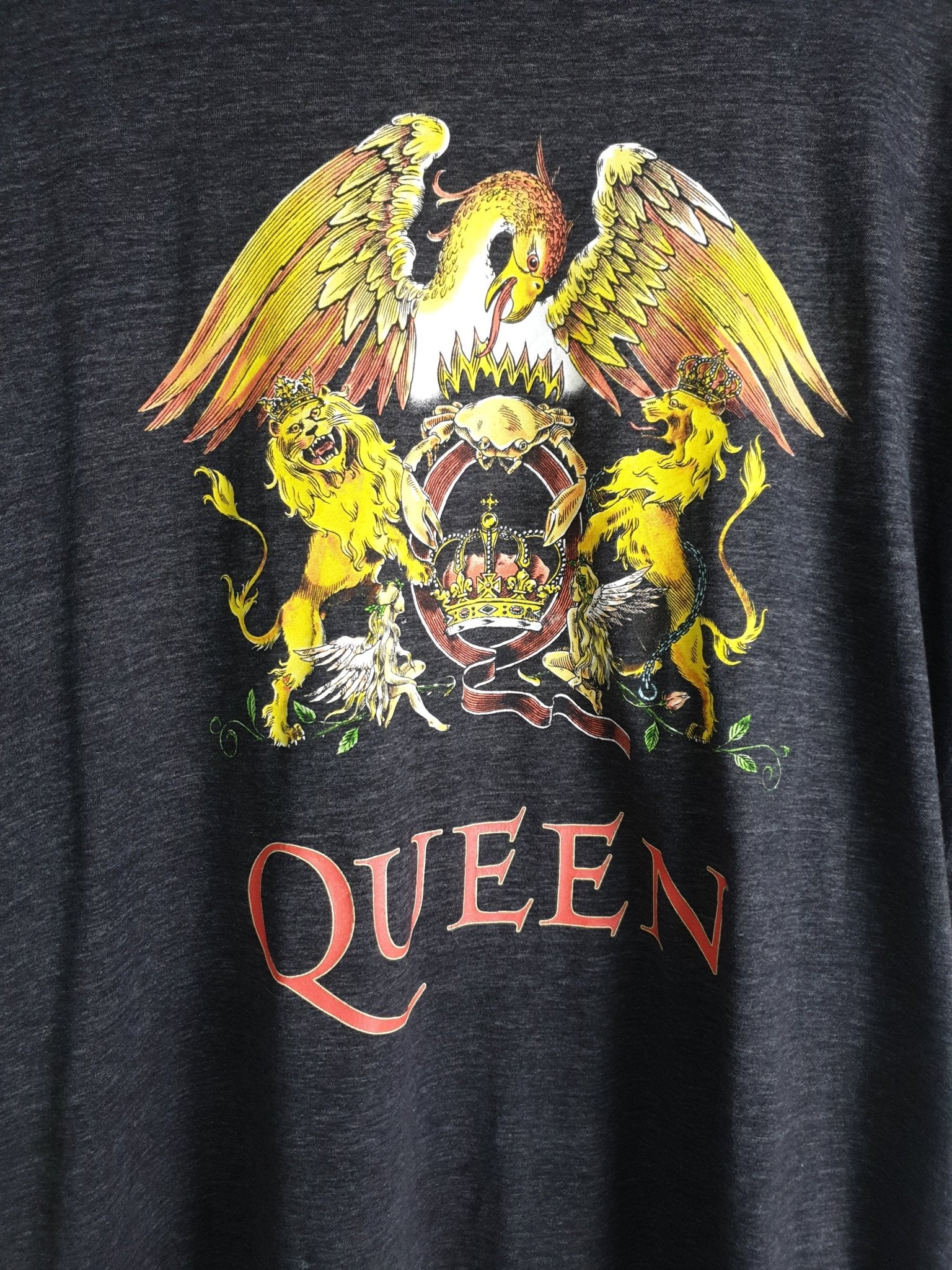 Queen Big Logo Grey T-shirt - Funkify