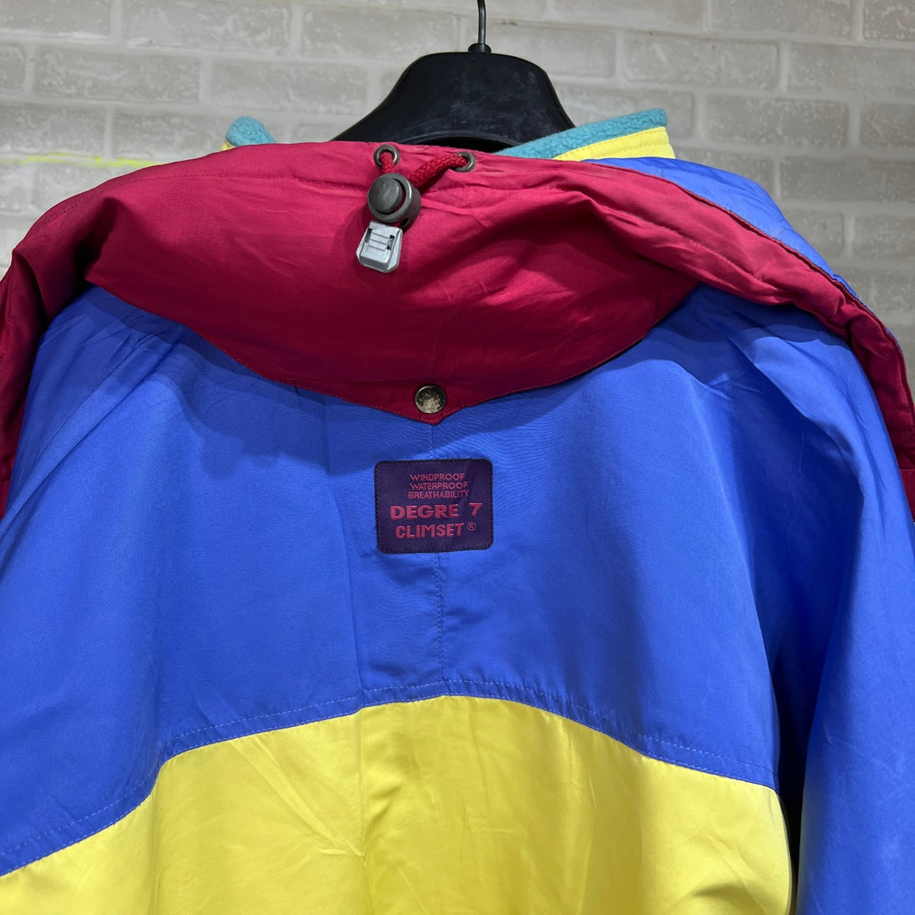 Vintage 7 Degree Ski Jacket with Foldable Hood - Funkify