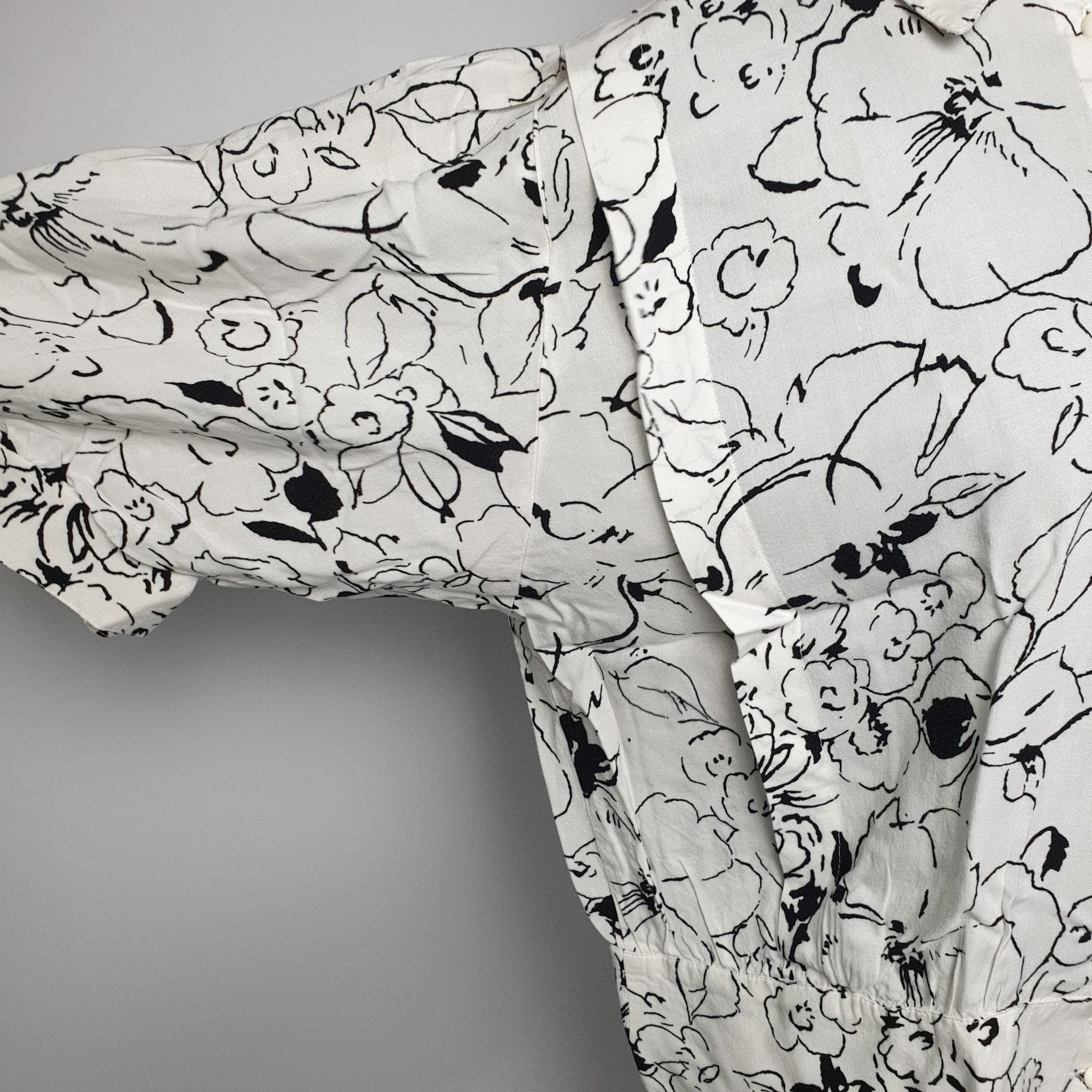 Vintage abstract floral blouse - Funkify