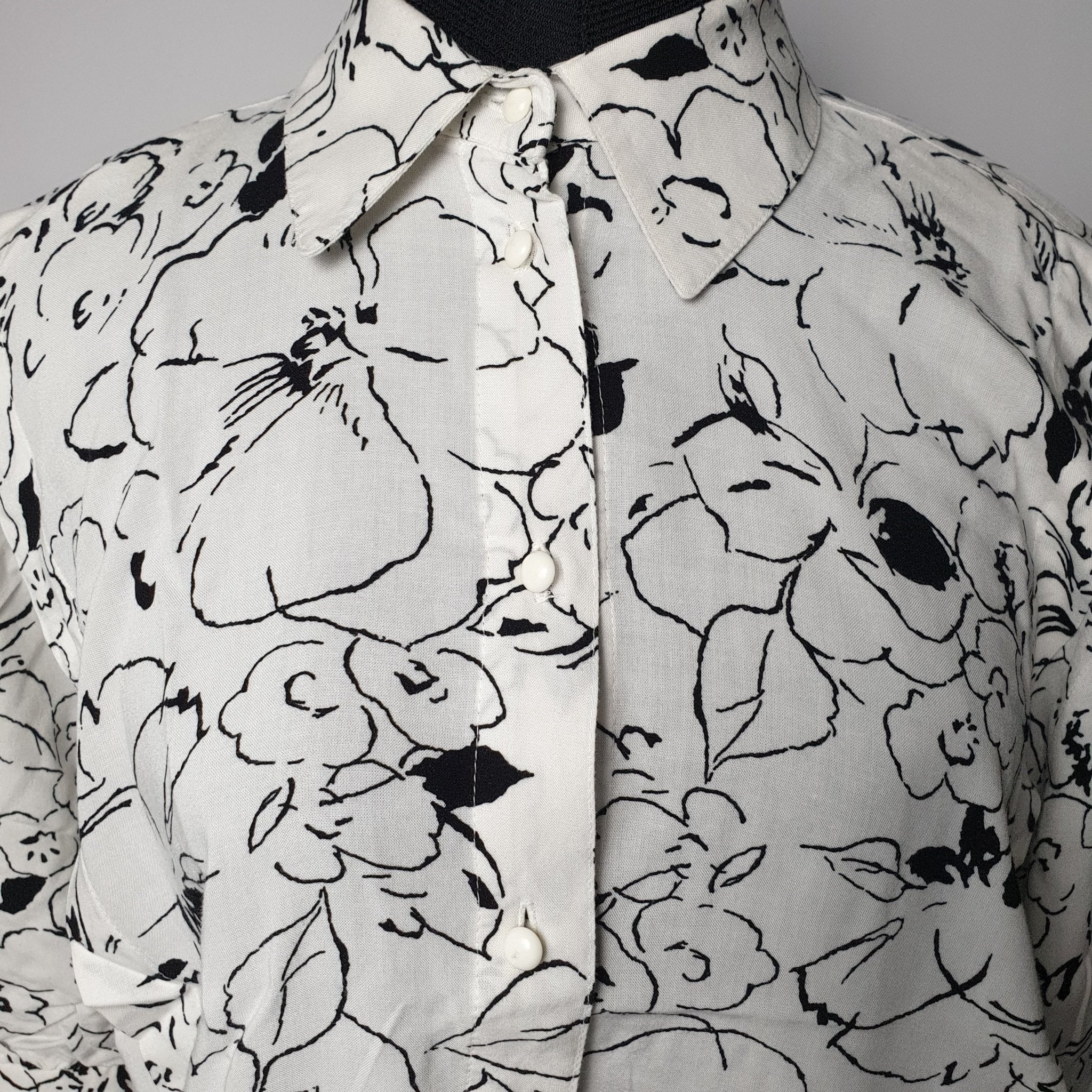 Vintage abstract floral blouse - Funkify